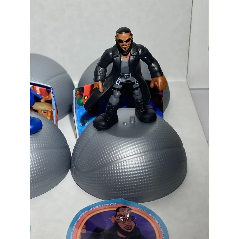 Space Jam - A New Legacy - Mystery Capsules - Series 2 Set of 5 Lebron James